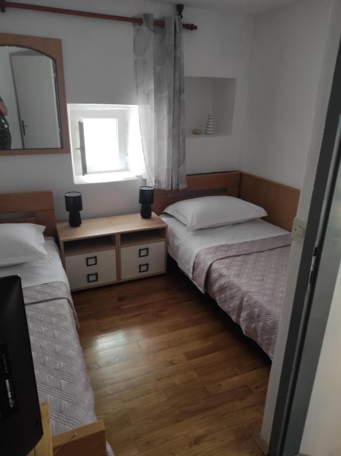 Ferienwohnung Sara Trogir Exterior foto